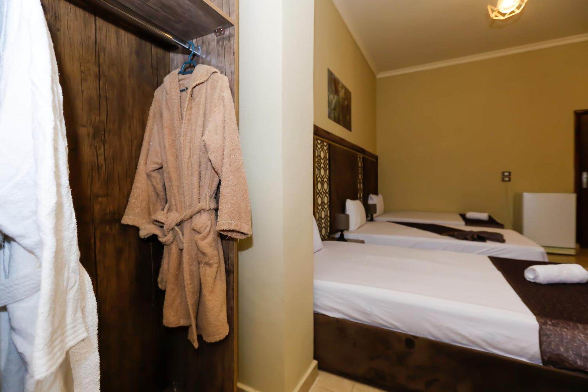 Master Pyramids Hotel Al Kawm al Akhdar Kültér fotó